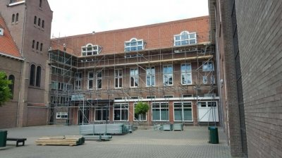 MVA-Steigerbouw-en-krimpfolie-steiger-bouwen-achtergevel-monumentaal-pand-Rotterdam